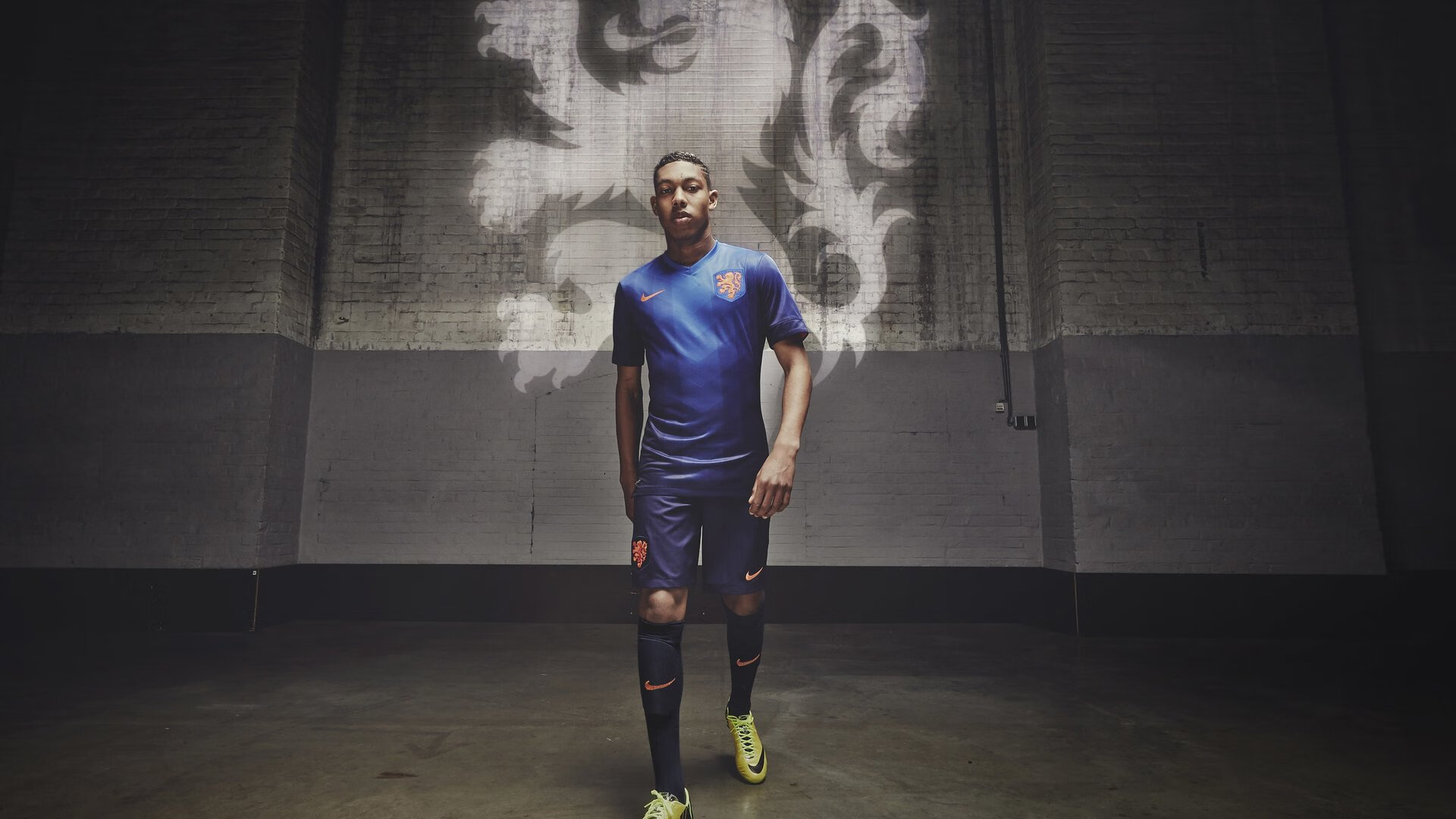 爱游戏在线登录入口-《FIFA》未来足球“虚拟盛典”震撼开启，全球玩家狂欢盛宴！